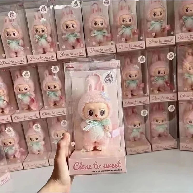 Labubu™ Sweetheart Doll – Mokoko 1st Gen Remastered Mini Plush Pendant | 17CM Vinyl Kawaii Collectible by Hot Toys