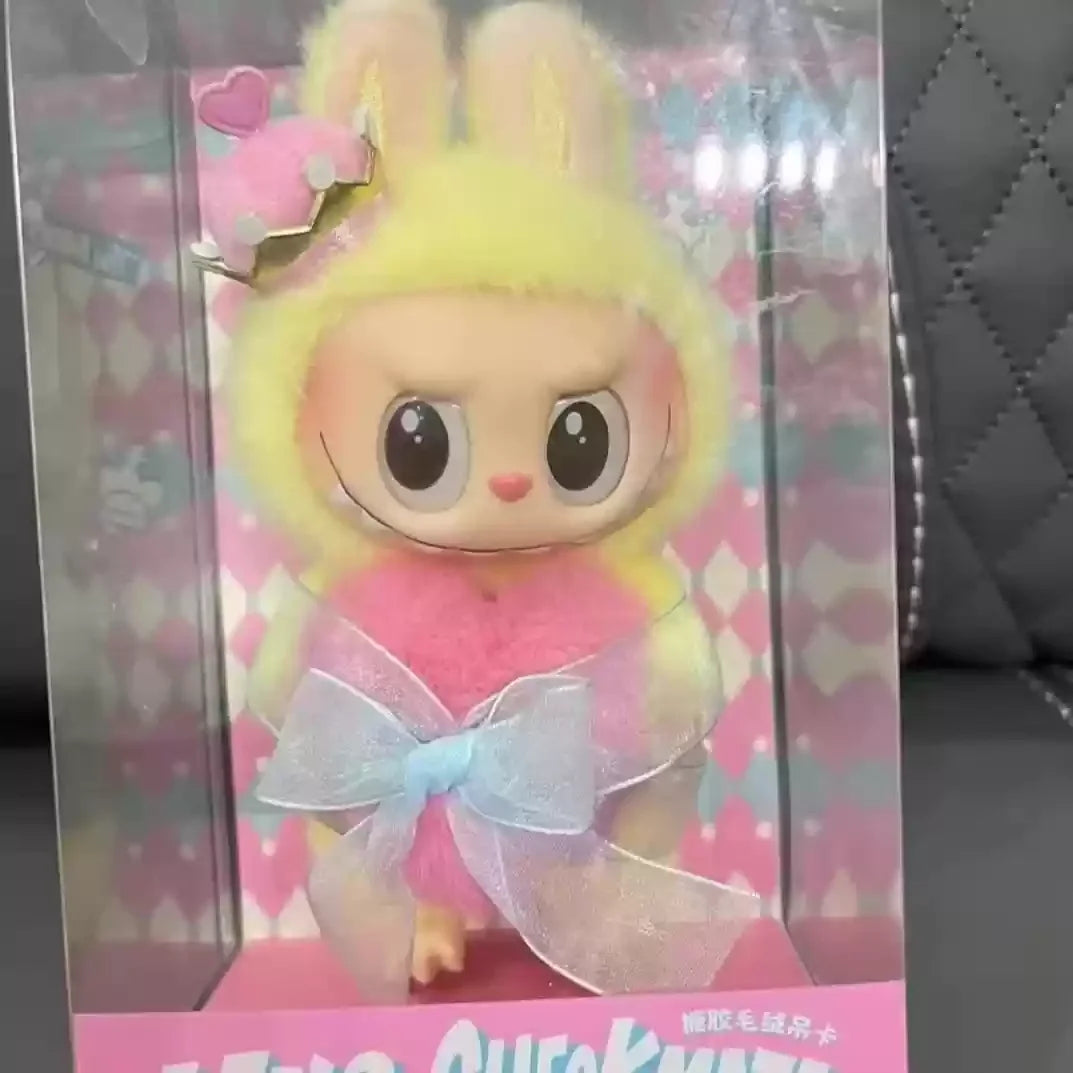 Labubu™ Sweetheart Doll – Mokoko 1st Gen Remastered Mini Plush Pendant | 17CM Vinyl Kawaii Collectible by Hot Toys