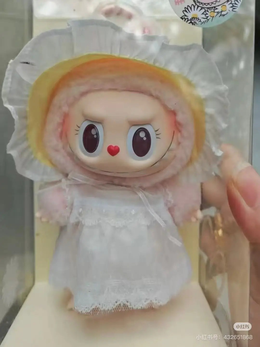 Labubu™ Sweetheart Doll – Mokoko 1st Gen Remastered Mini Plush Pendant | 17CM Vinyl Kawaii Collectible by Hot Toys