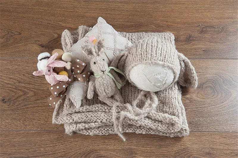 📷 DVOTINST™ Newborn Photography Set – 3PCS Baby Photo Props in Beige (Hat, Wrap & Doll) | Unisex Soft Outfit for 0–1Y
